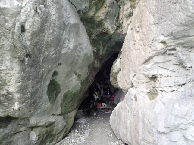 修行の洞窟